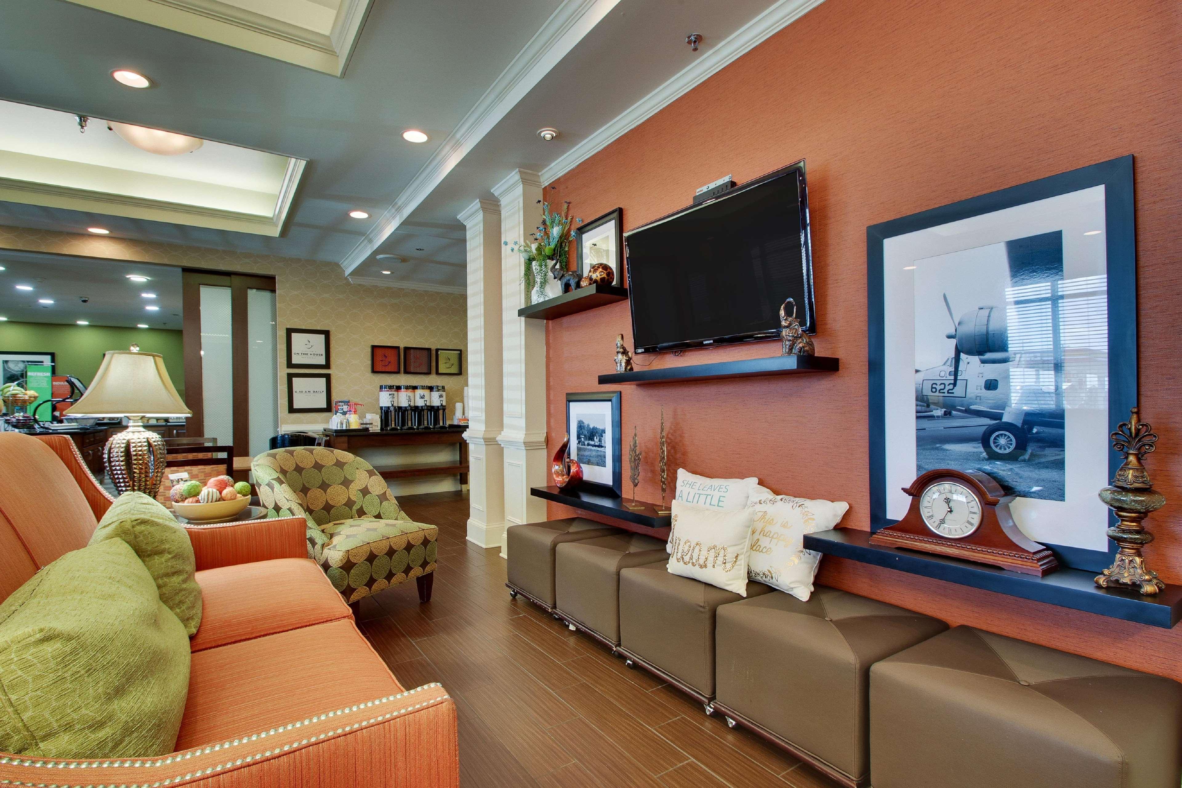 Hampton Inn Уорнер-Робинс Экстерьер фото