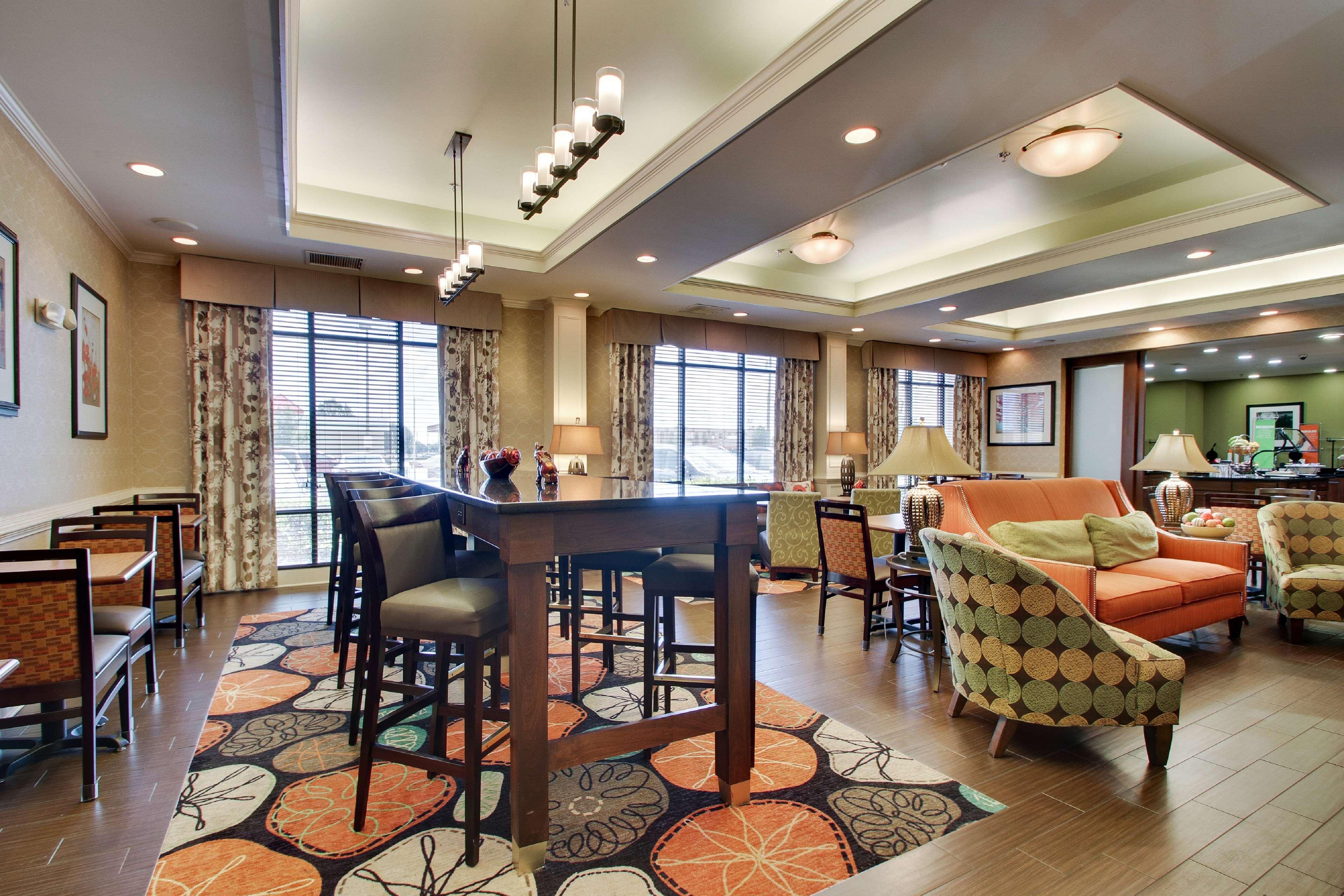 Hampton Inn Уорнер-Робинс Экстерьер фото