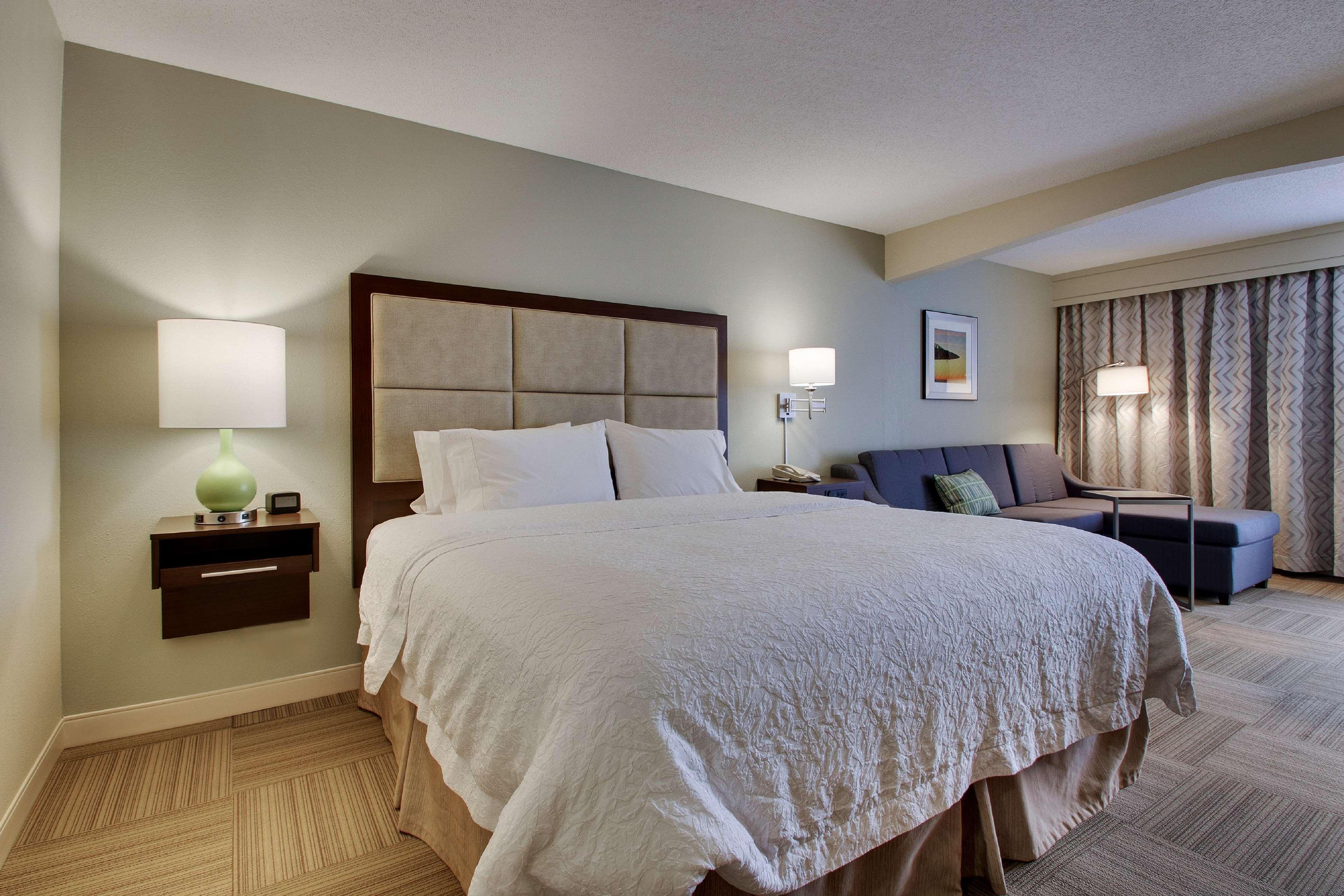 Hampton Inn Уорнер-Робинс Экстерьер фото