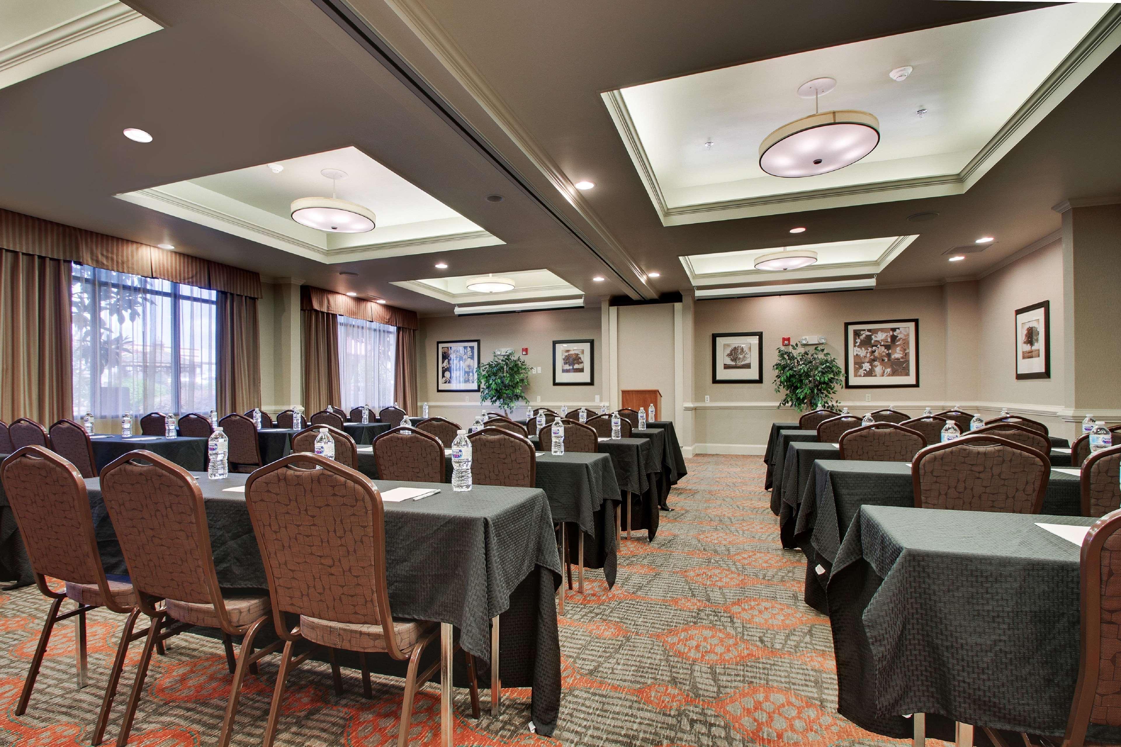 Hampton Inn Уорнер-Робинс Экстерьер фото