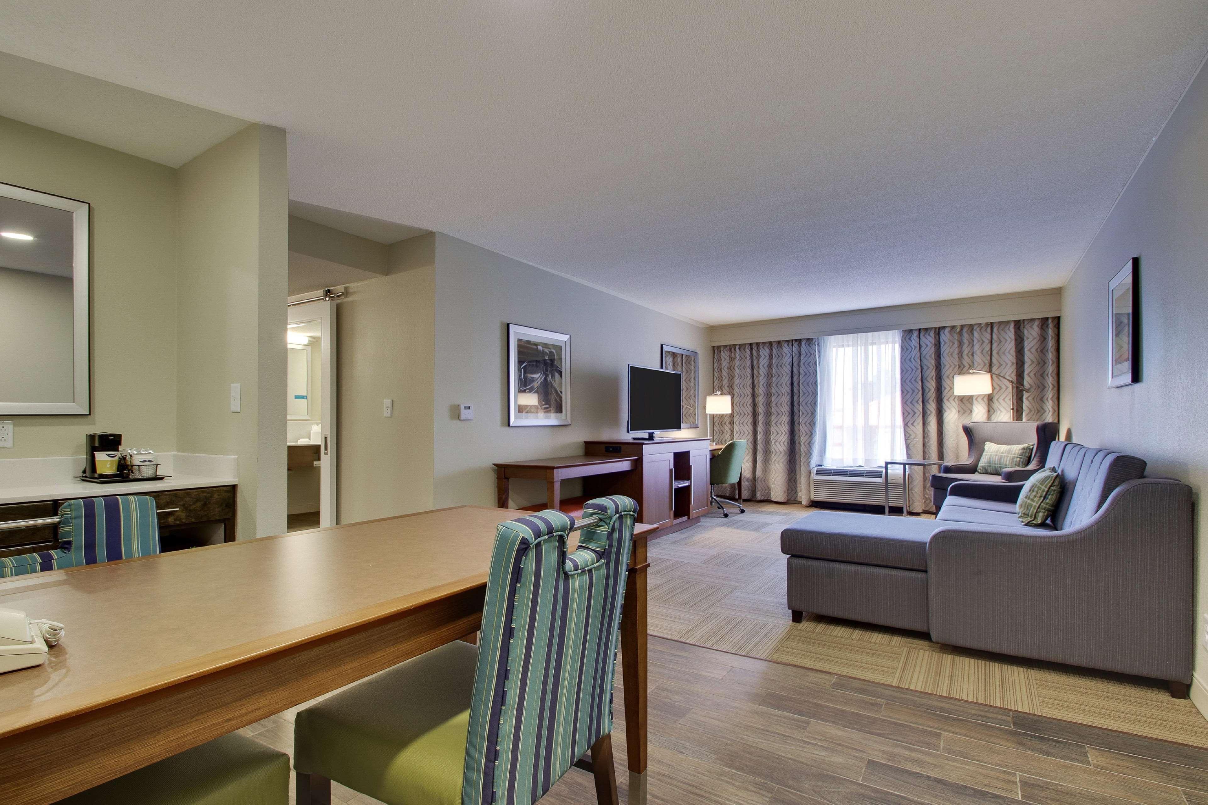 Hampton Inn Уорнер-Робинс Экстерьер фото
