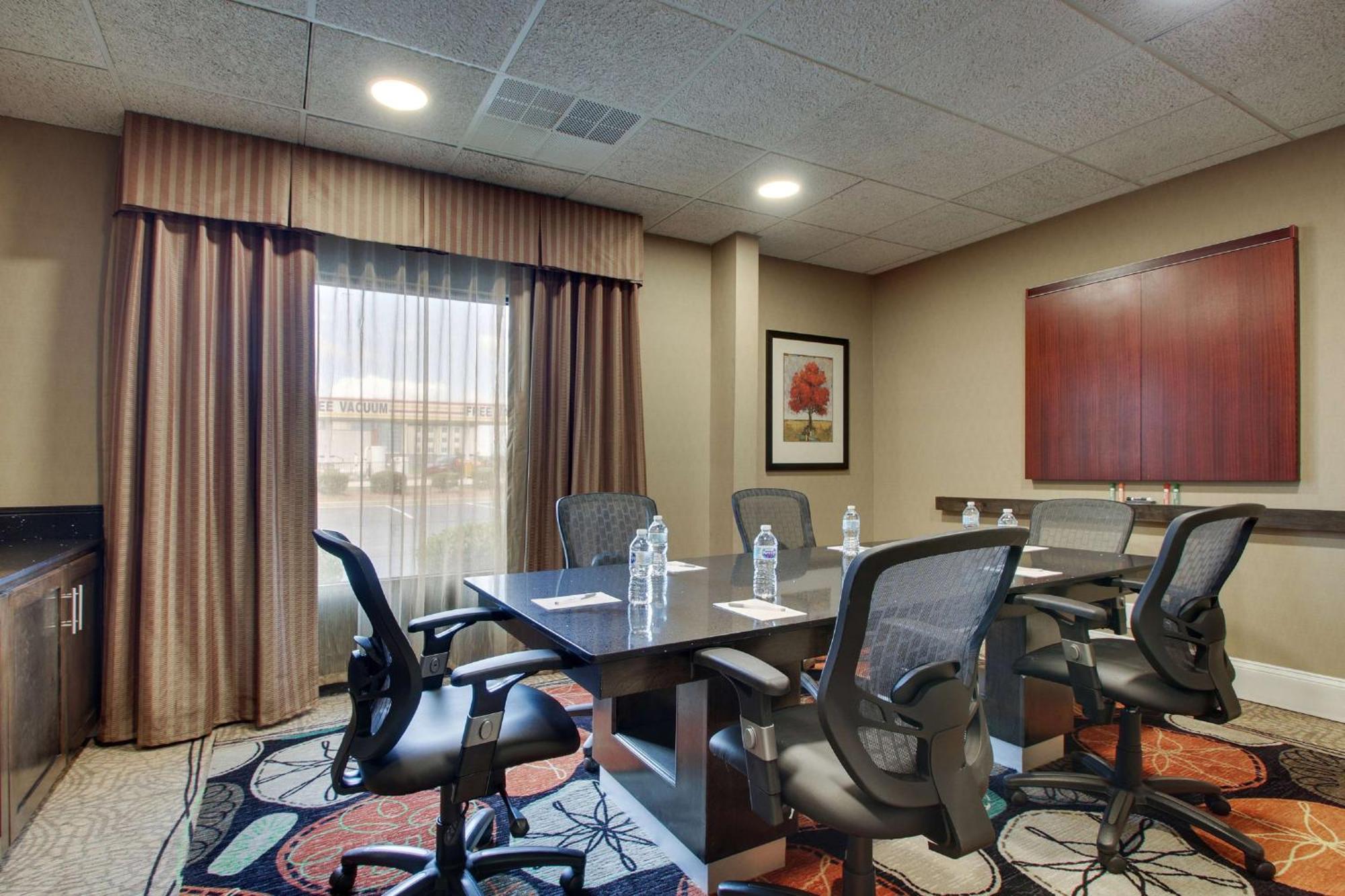 Hampton Inn Уорнер-Робинс Экстерьер фото