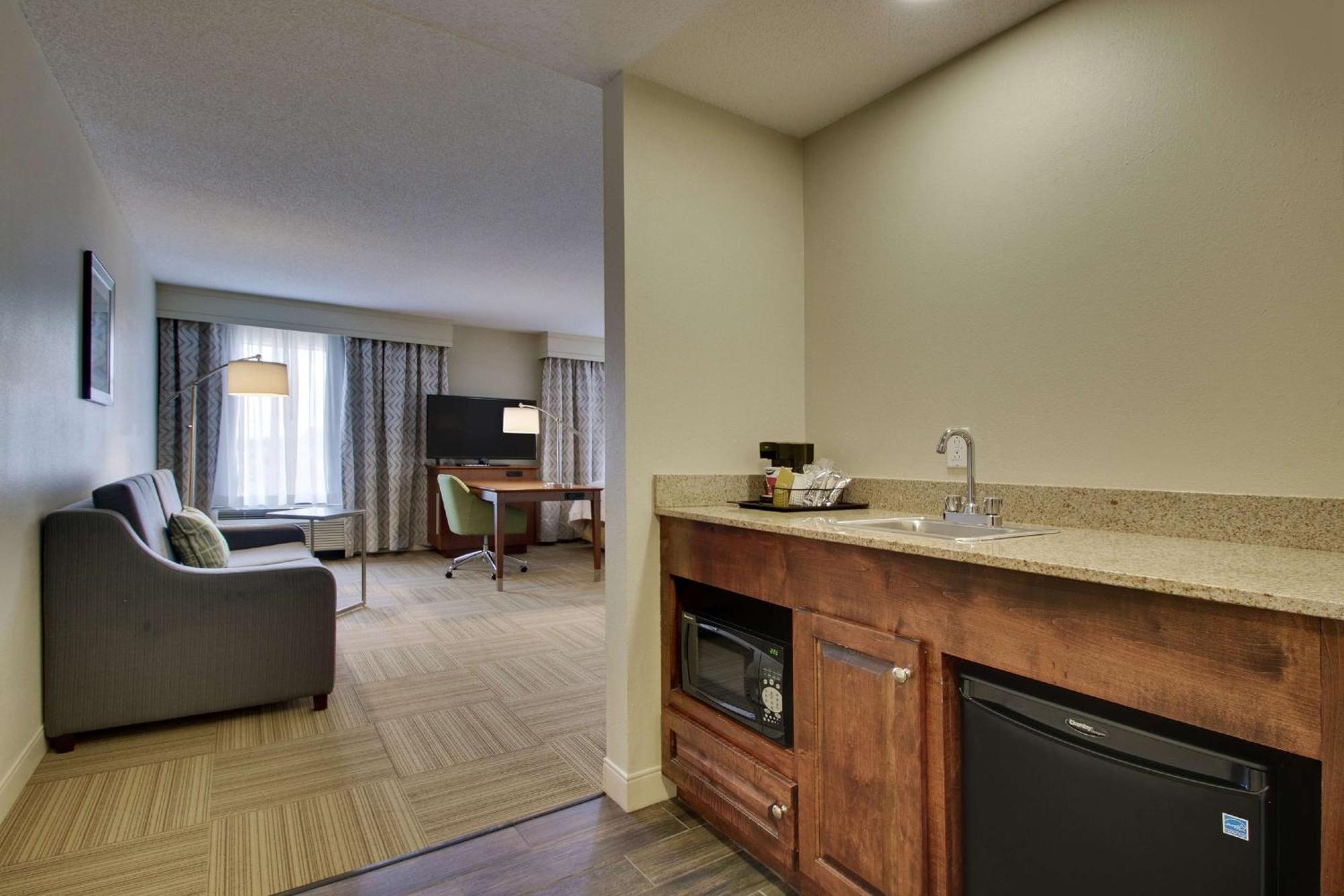 Hampton Inn Уорнер-Робинс Экстерьер фото
