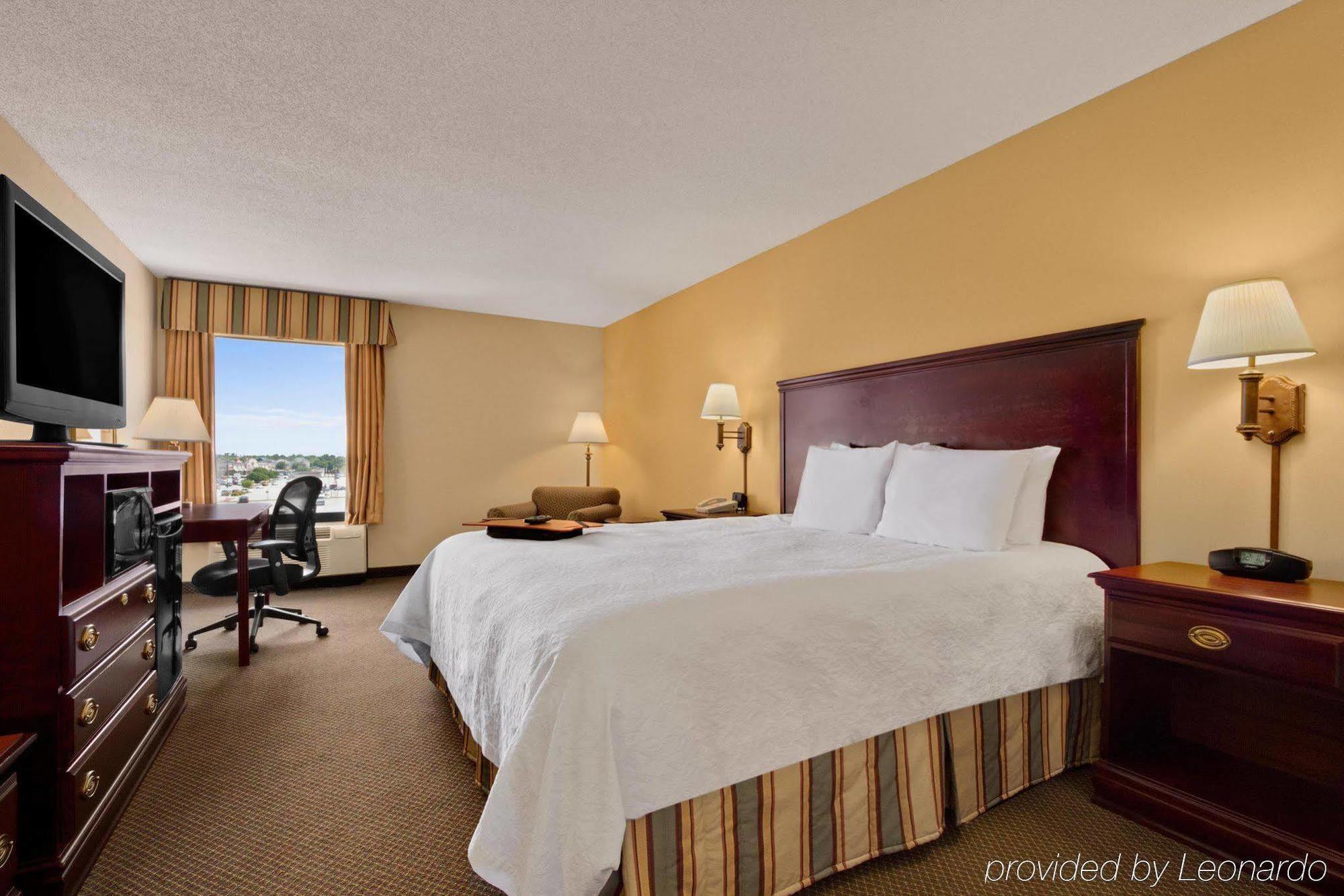 Hampton Inn Уорнер-Робинс Экстерьер фото